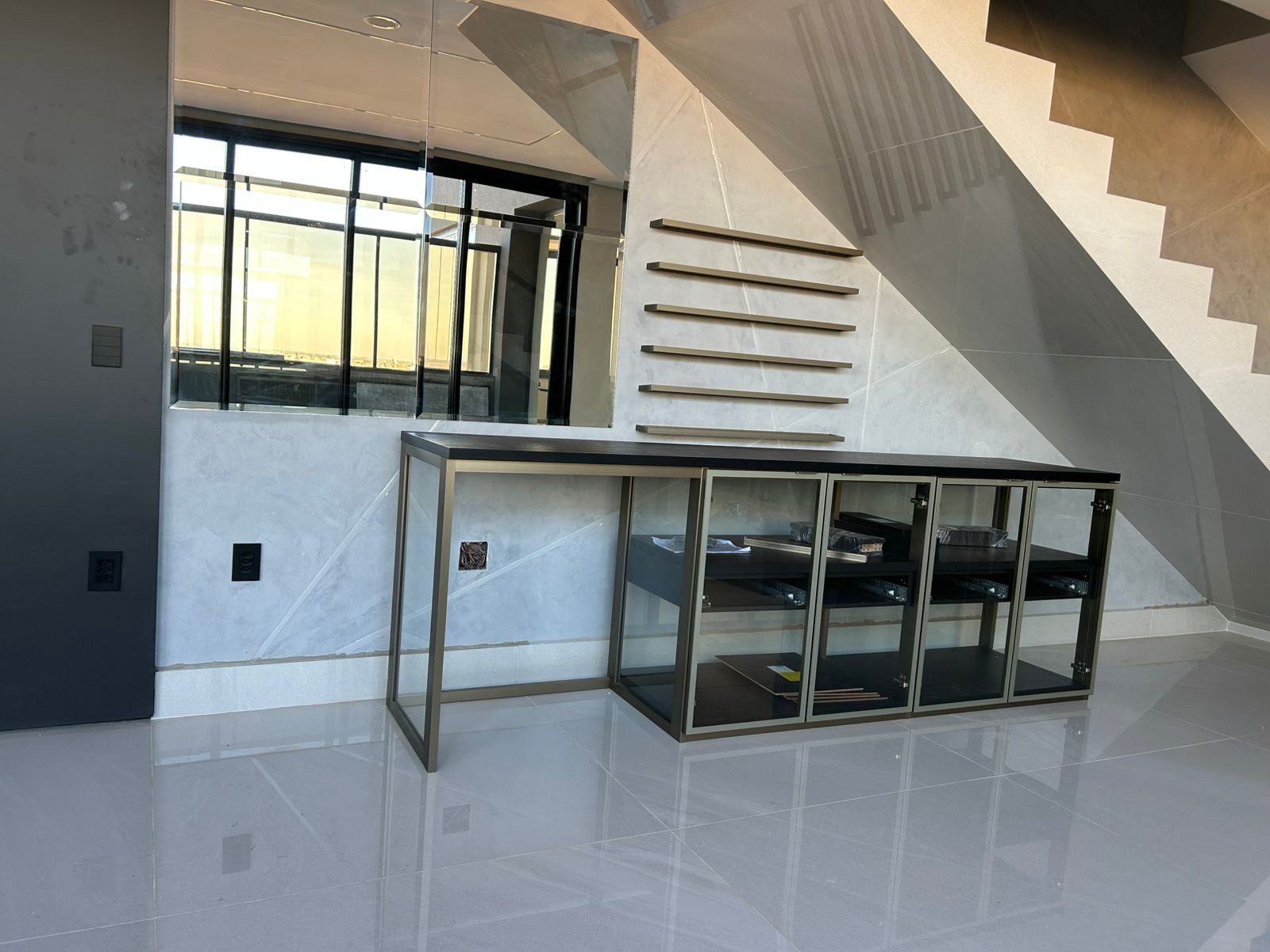 Acabamento premium em portas de alumínio Alutide